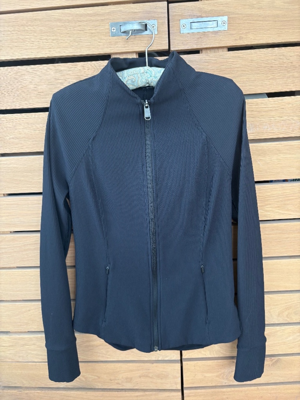 Athleta Black Full Zip Performance Jacket Thumbholes Zipper Pockets Size Small